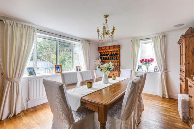 10. Dining Room.jpg