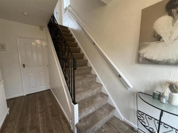 3 bed Semi-Detached for sale Image 8