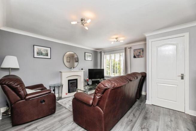 3 bed Semi-Detached for sale Image 6