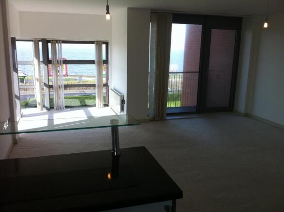 Lounge/balcony