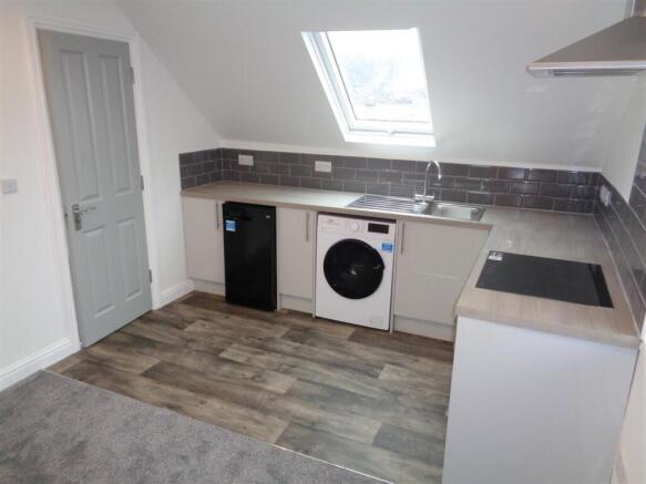1 bed Apartment to rent Image 4