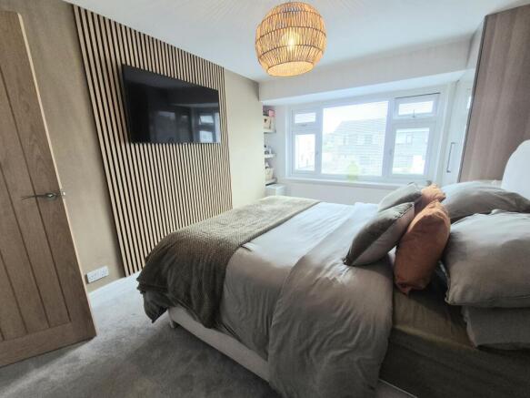 4 bed Semi-Detached to rent Image 7