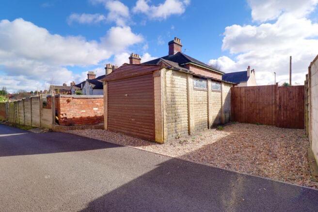 Driveway/Garage