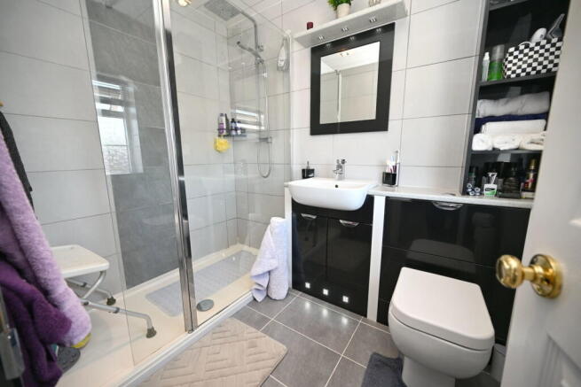 4 bed Detached for sale Image 12