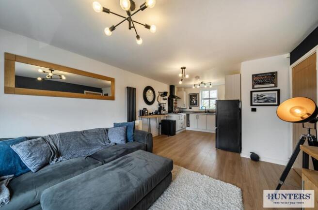 2 bed Flat for sale Image 4