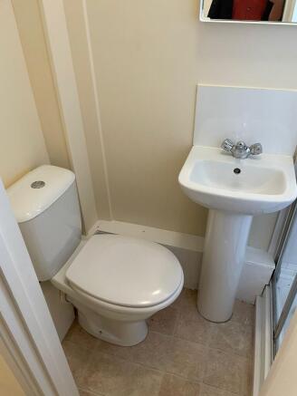 1 bed House Share to rent Image 4