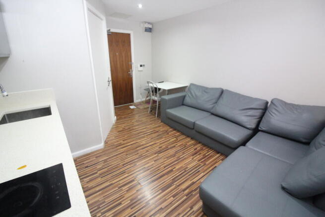Lounge 2 T202609100957.jpg