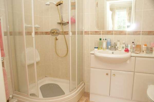 En Suite Shower Room