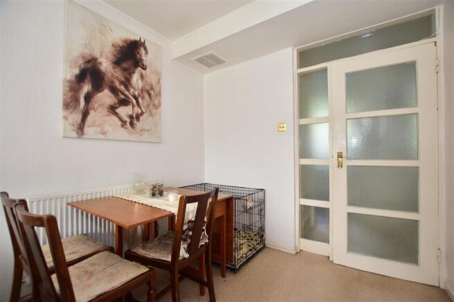 Lounge / Dining Area