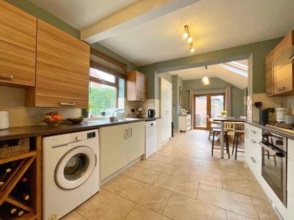 Kitchen/Dining...