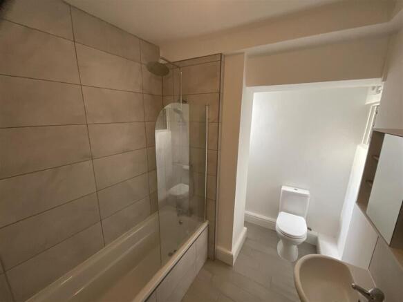 2 bed Flat to rent Image 9