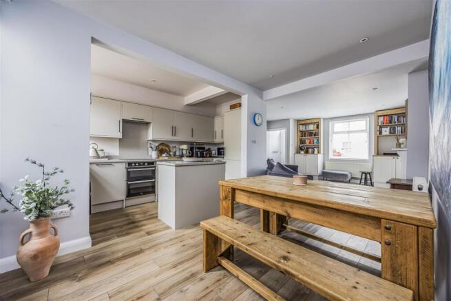 Queen Street, Emsworth-PorticoMarketing-Nexa-26.jp