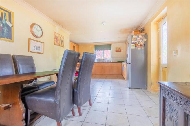 4 bed Detached for sale Image 4