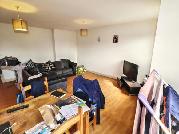 2 bed Flat for sale Image 8