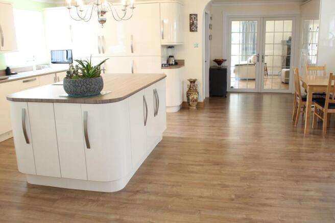 Fitted Kitchen Picture 2