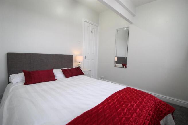 3 bed Terraced to rent Image 12