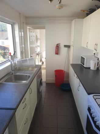 Kitchen - 5 King.jpeg