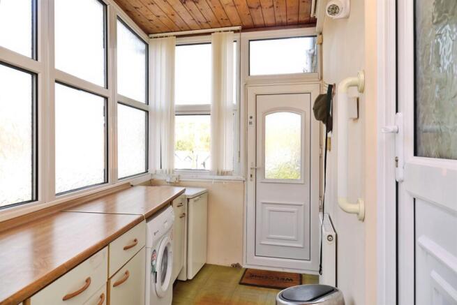 3 bed Semi-Detached for sale Image 8