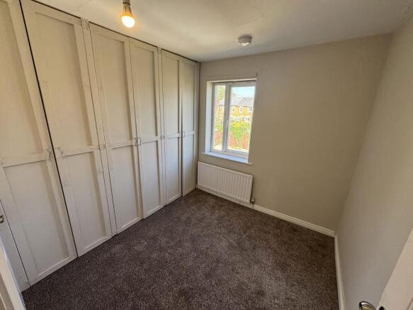 3 bed Semi-Detached to rent Image 9