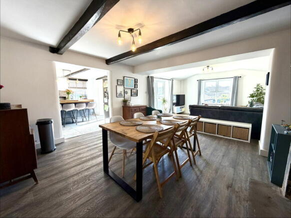 3 bed Detached for sale Image 10