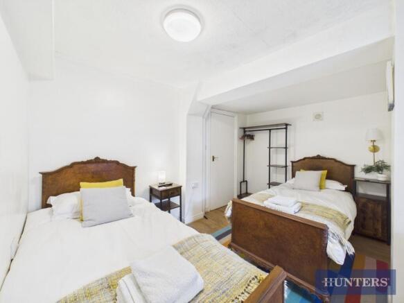2 bed Flat for sale Image 9