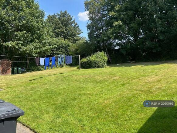 2 bed Flat to rent Image 8