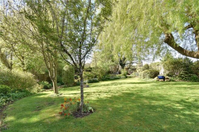 4 bed Detached for sale Image 9