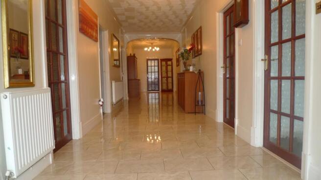 SPACIOUS HALLWAY