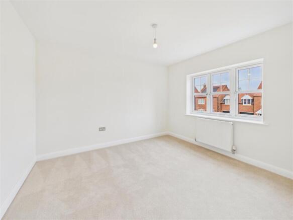 4 bed Detached for sale Image 12