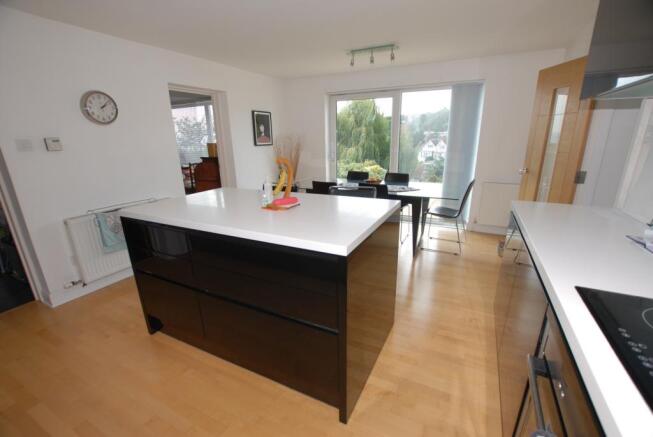 Kitchen/Dining room