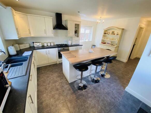 BREAKFAST KITCHEN
