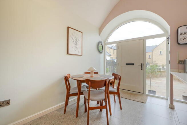 4 bed Town House for sale Image 7