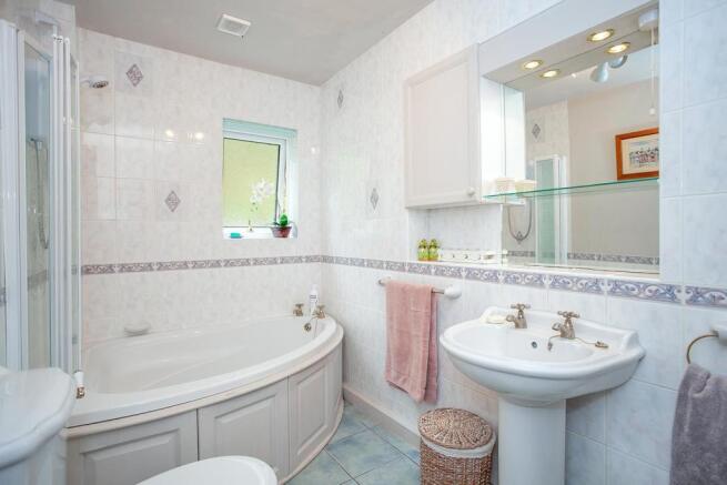 Bathroom.jpg