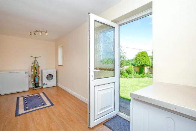 Utility Room 1.jpg