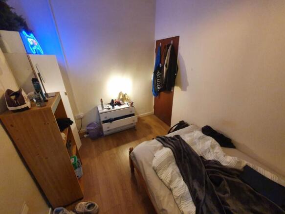 Ground floor middle 
