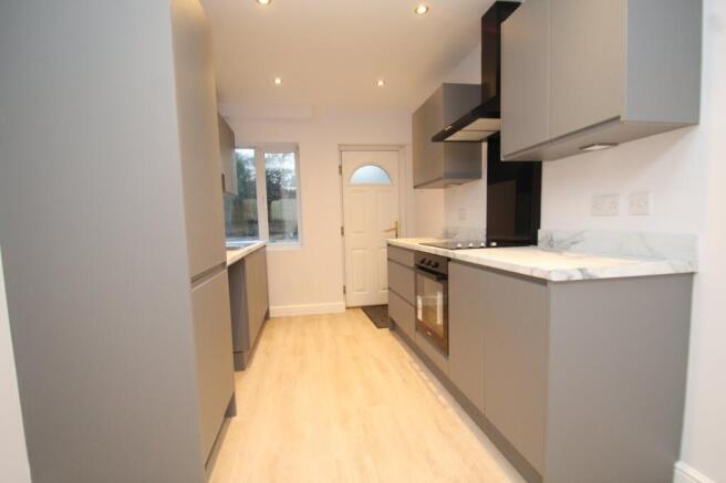 3 bed Terraced to rent Image 5