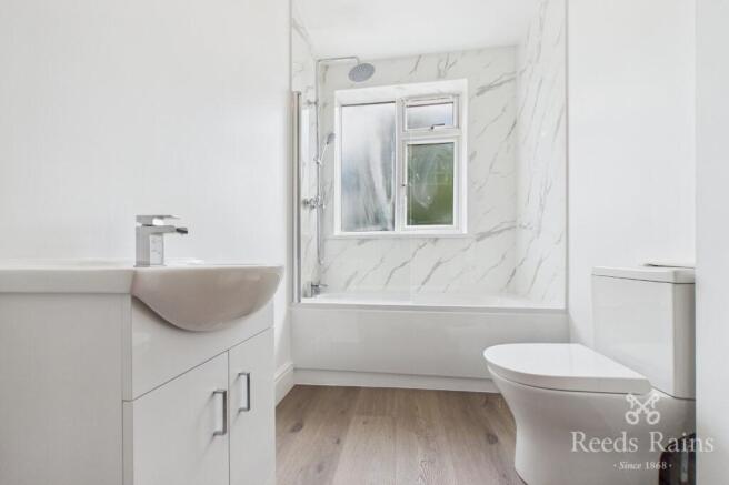 4 bed Terraced to rent Image 9