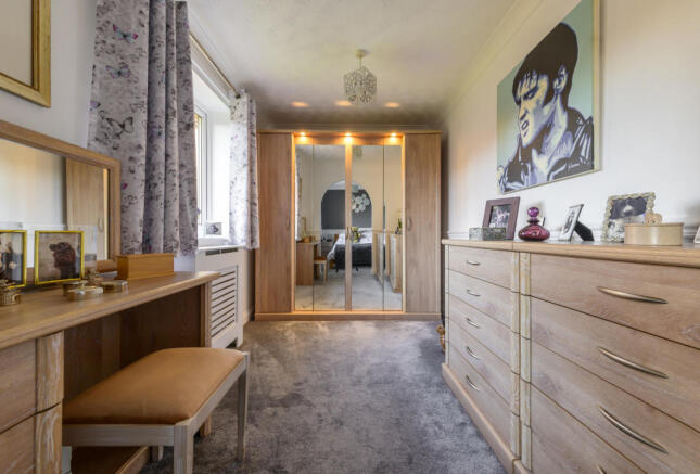 Bedroom/Dressingroom