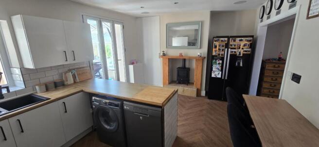 3 bed Terraced for sale Image 6