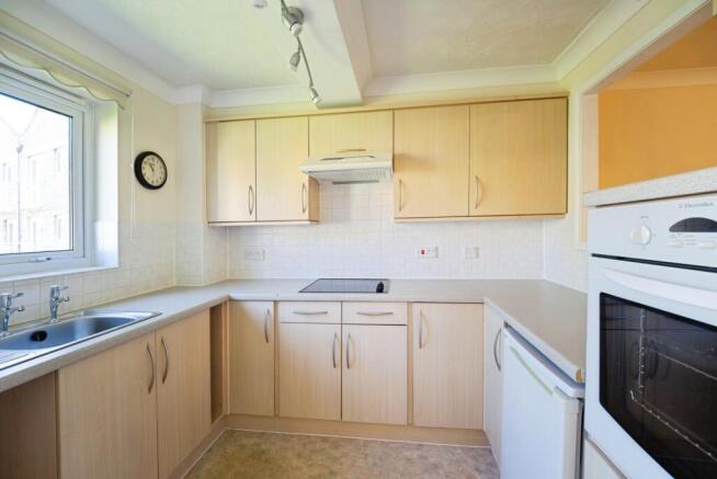 2 bed Apartment for sale Image 4