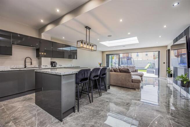 80 Copythorn Road, Portsmouth-Small-PorticoMarketi