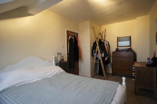 2 bed Flat to rent Image 5