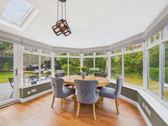 5 bed Detached for sale Image 4