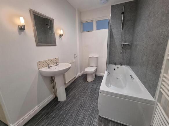 BATHROOM (2) (1).jpg
