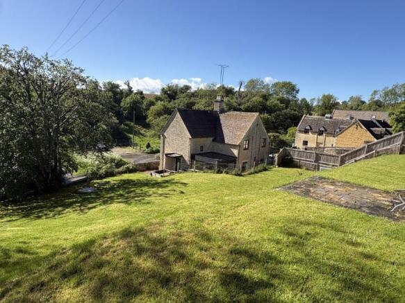 2 Hinton Farm Cottages House & Garden 1.jpg