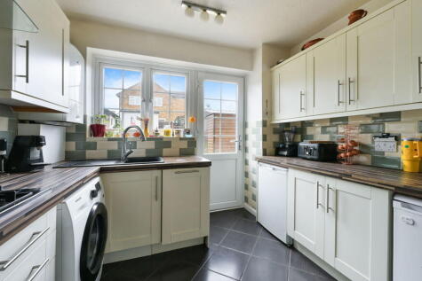 Preston Lane, Tadworth, KT20 5HG