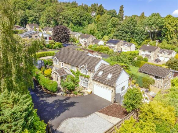 5 bed Detached for sale Image 4