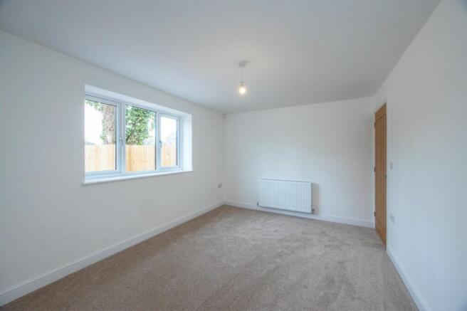 Broom Close, Barnsley, S70 photo 4