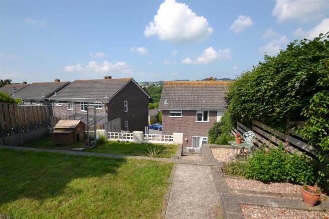 MAIN REAR GARDEN
