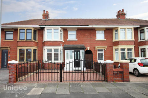 Southwood Avenue, Fleetwood, FY7